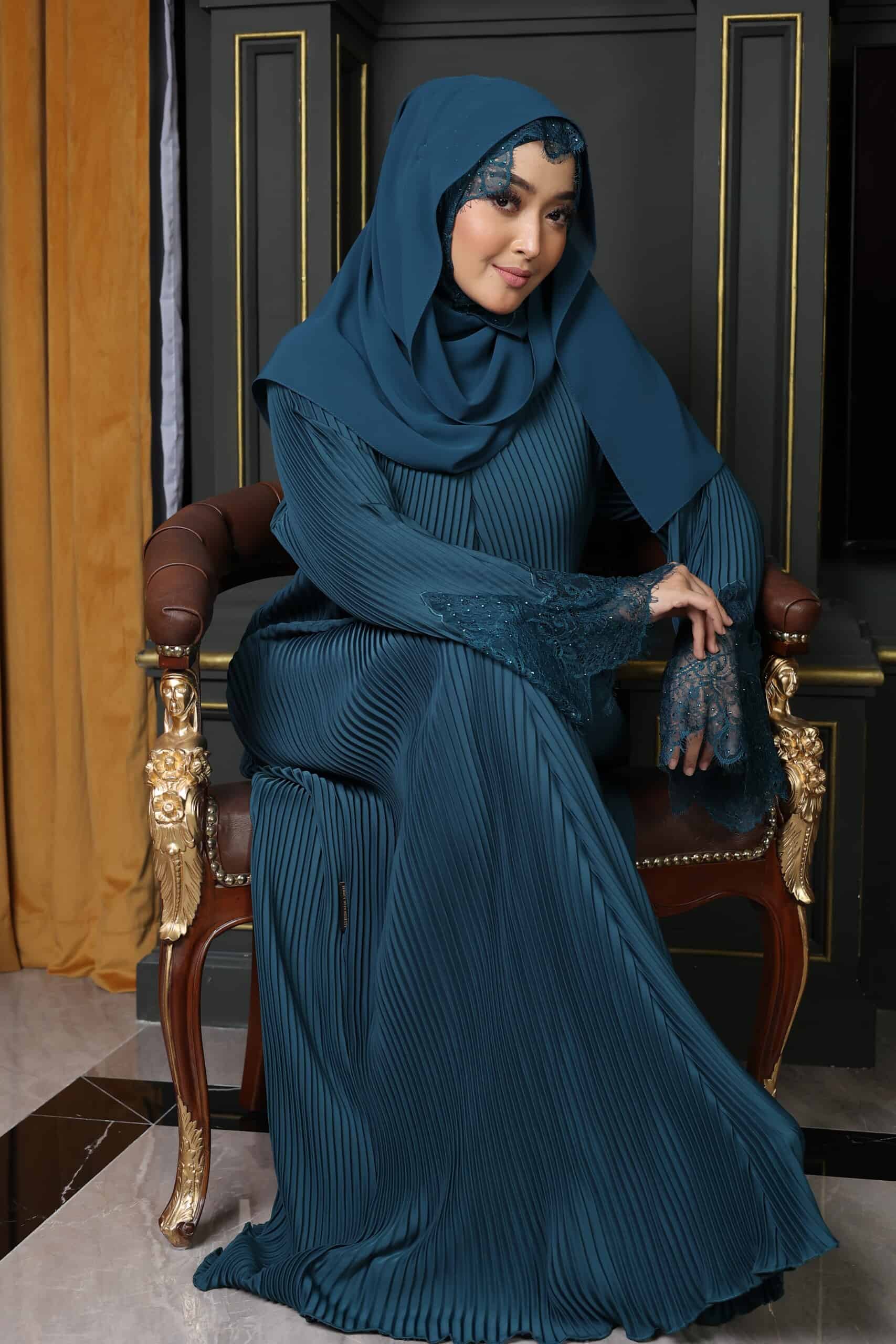 jubah pleated lace