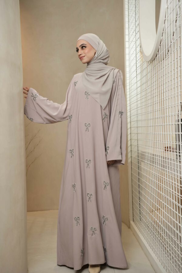 Lila Abaya (Light Taupe)