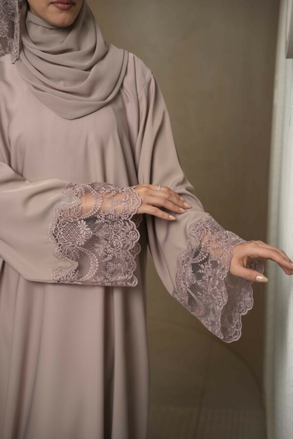 Jeehan Abaya (Light Lilac) - Image 5